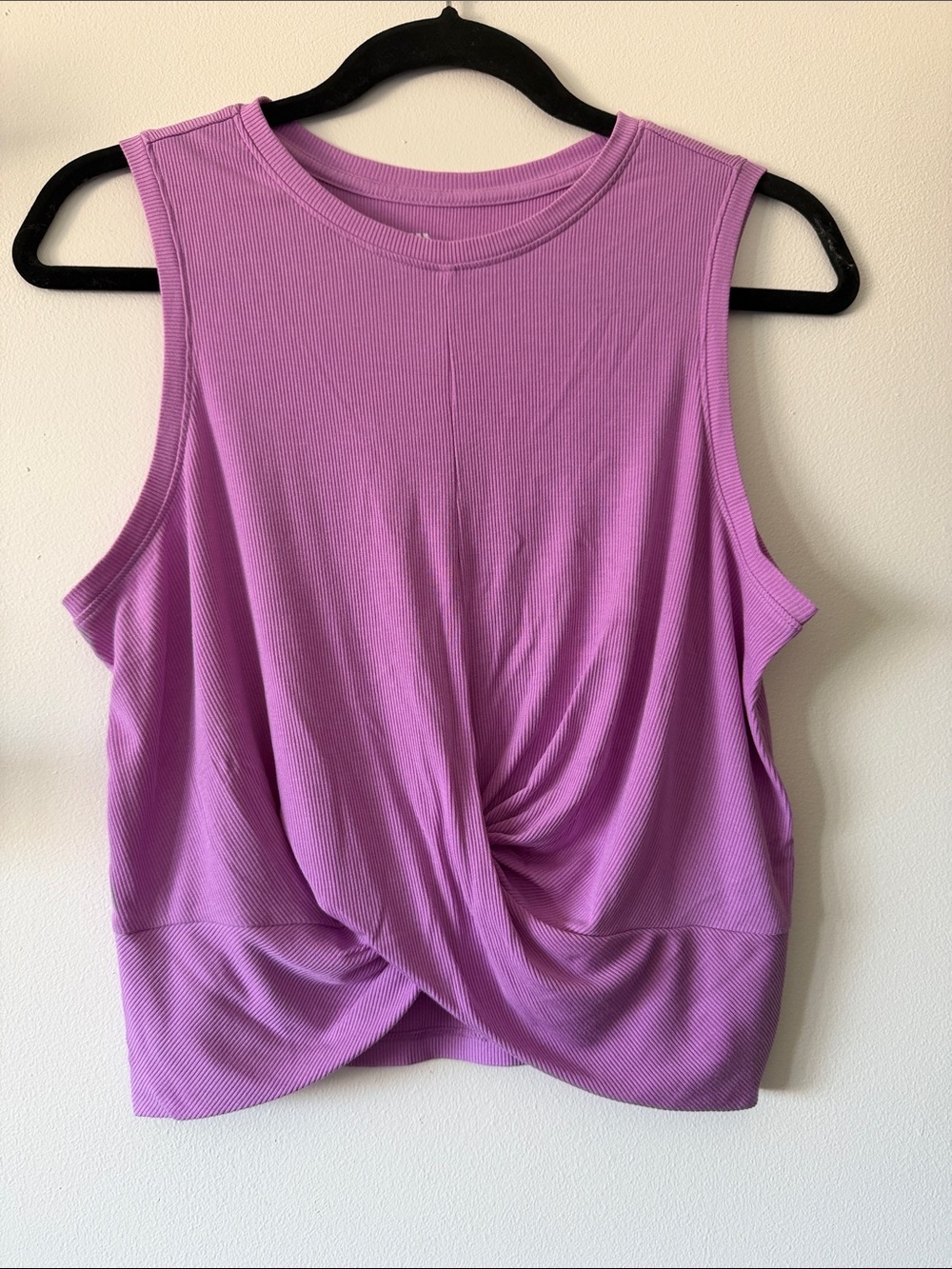 All In Motion|Sleeveless Twist-Front Tank Crop Top|Lilac Pink|Medium|EUC